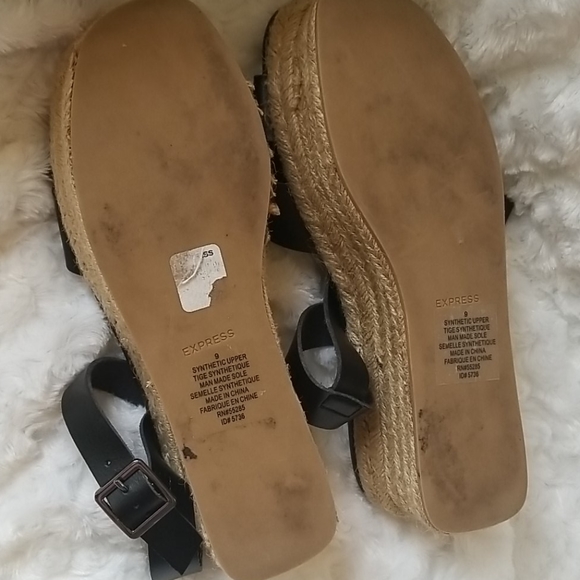 Express Upper Tige Platform Sandel - Picture 5 of 6